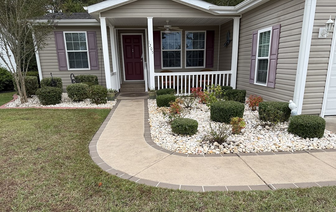 Hedge Maintenance and Fertilizer